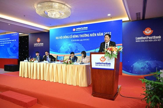 Huỳnh Ngọc Huy, Chủ tịch HĐQT LienVietPostBank phát biểu tại đại hội.