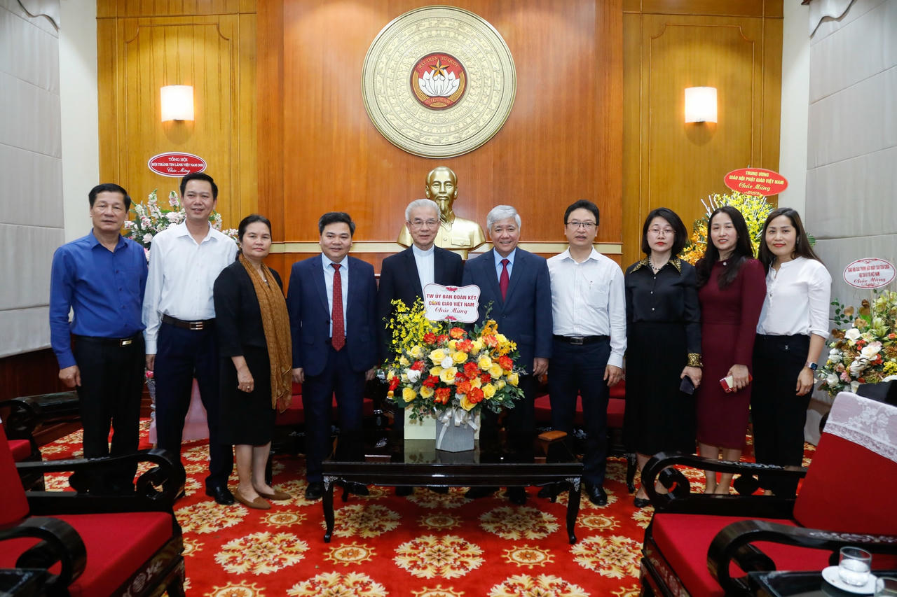 Bí thư Trung ương Đảng, Chủ tịch UBTƯ MTTQ Việt Nam Đỗ Văn Chiến tiếp Ủy ban Đoàn kết Công giáo Việt Nam.