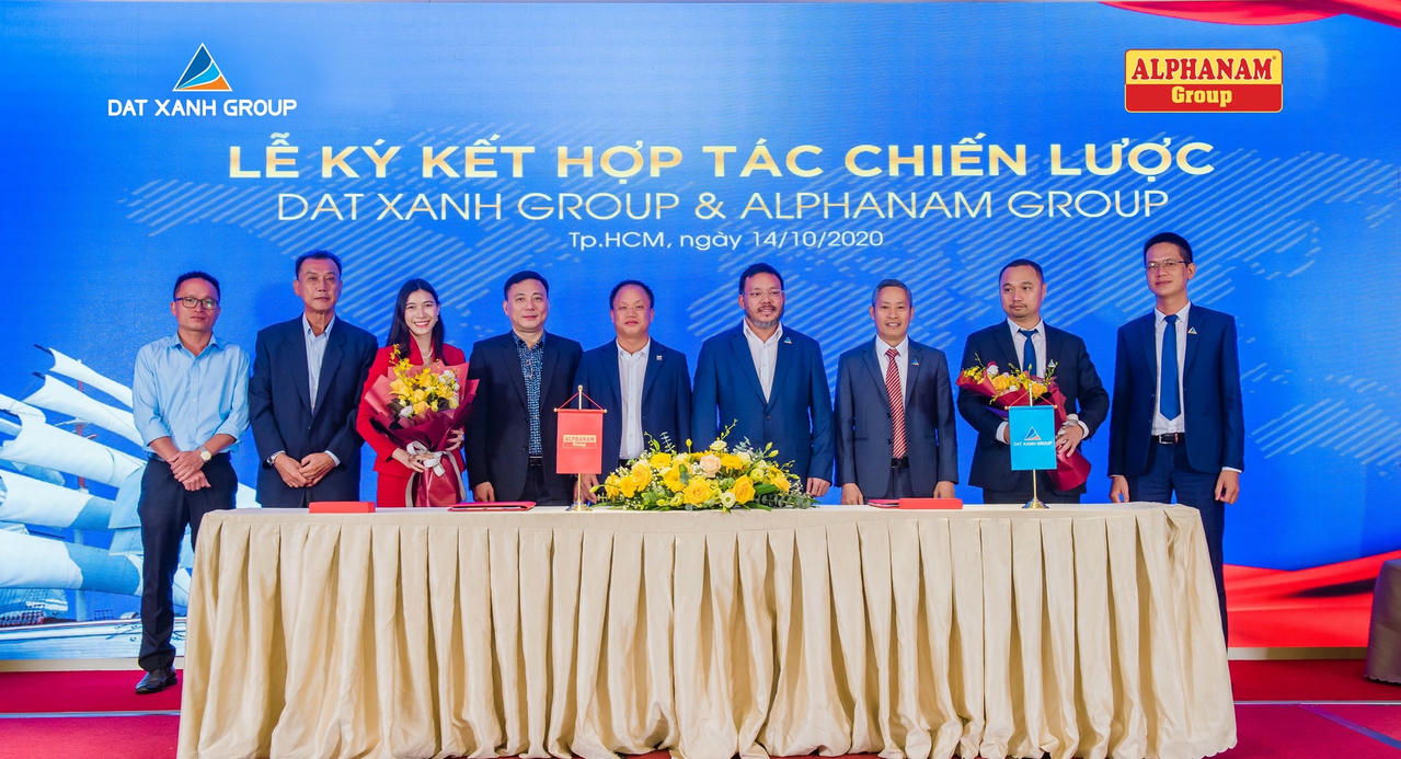 DXG và Alphanam Group đã có mối quan hệ hợp tác từ nhiều năm nay thông qua việc cùng là thành viên của CLB Sao đỏ. Đồng thời, trong suốt 10 năm qua, các sản phẩm do Alphanam Group phân phối như thiết bị vệ sinh TOTO, thang máy FujiAlpha luôn được DXG tin dùng tại các dự án của Tập đoàn.