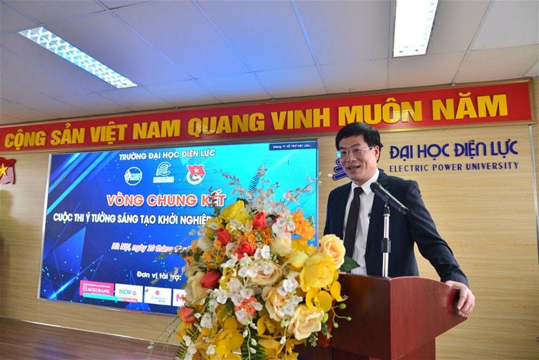 TS. Nguyễn Lê Cường – Phó Hiệu trưởng Trường Đại học Điện lực - Trưởng Ban Giám khảo phát biểu khai mạc Chung kết Cuộc thi.