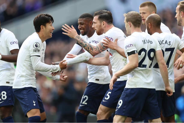Son Heung Min giúp Tottenham giành chiến thắng.