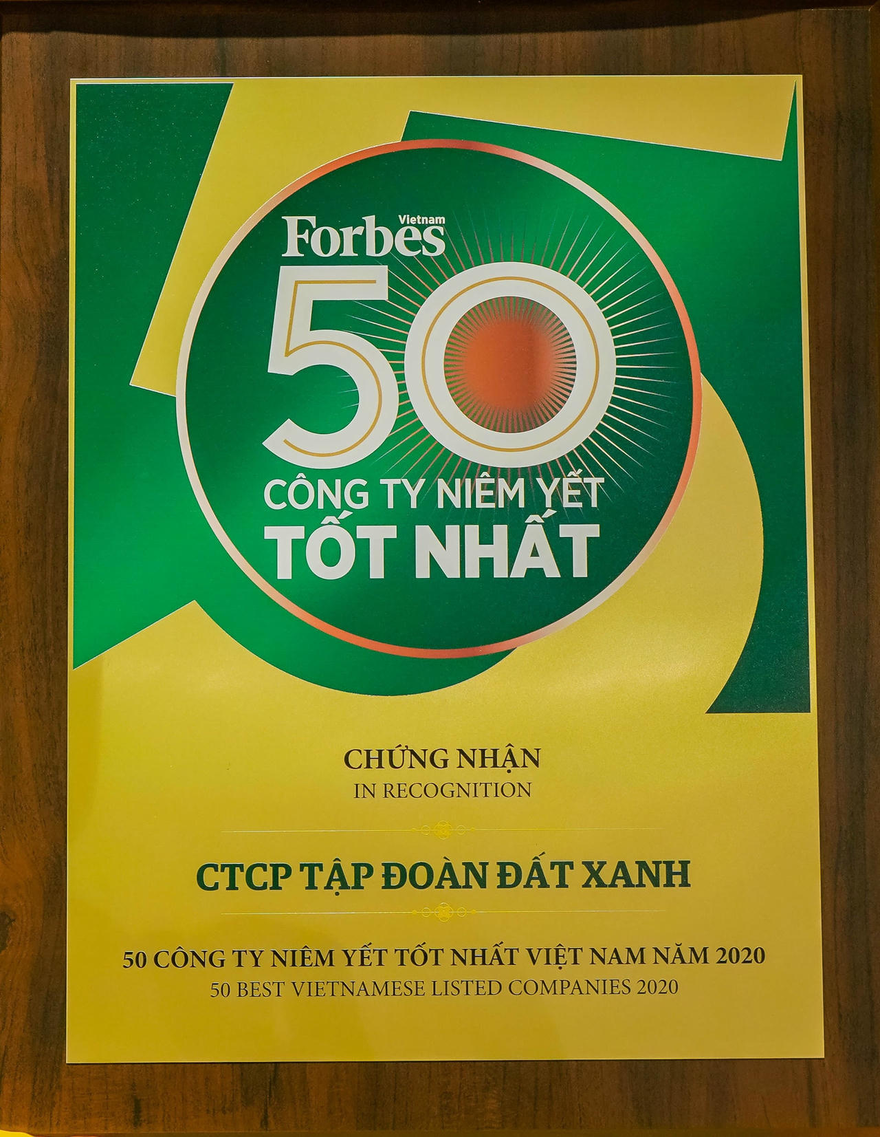 Giải thưởng “Top 50 công ty niêm yết tốt nhất năm 2020” là minh chứng cho sự phát triển bền vững cùng định hướng chiến lược linh hoạt của Tập đoàn Đất Xanh.