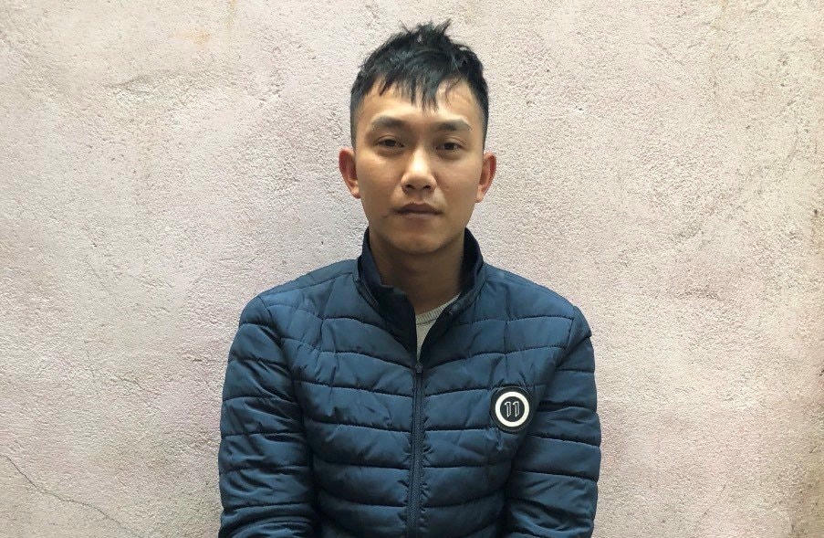 Đối tượng Long tại cơ quan công an.