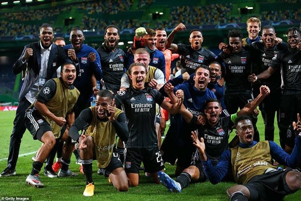 Lyon vào bán kết sau khi đánh bại Man City.