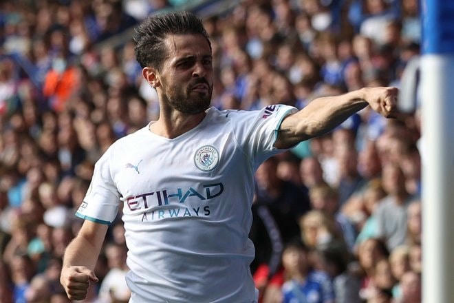 Bernardo Silva ghi bàn thắng duy nhất cho Man City trước Leicester.