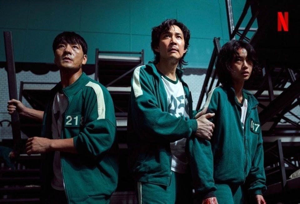 Ngày 6/10, Viện Hàn lâm Khoa học và Nghệ thuật Truyền hình Mỹ xác nhận với Variety rằng Squid Game hoàn toàn đủ điều kiện để được xem xét đề cử giải Primetime Emmy.