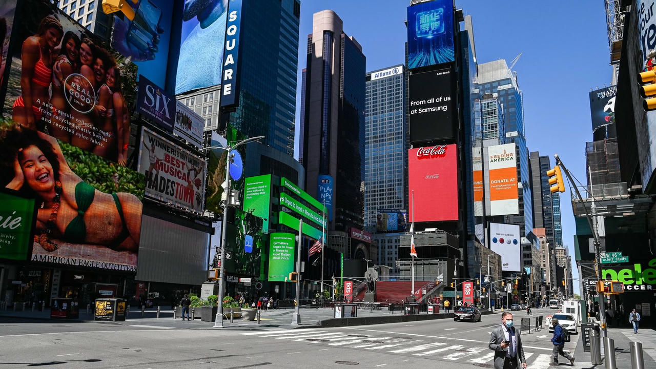 Thành phố New York hoa lệ bậc nhất thế giới vắng lặng bất ngờ. Ảnh: Sky News.