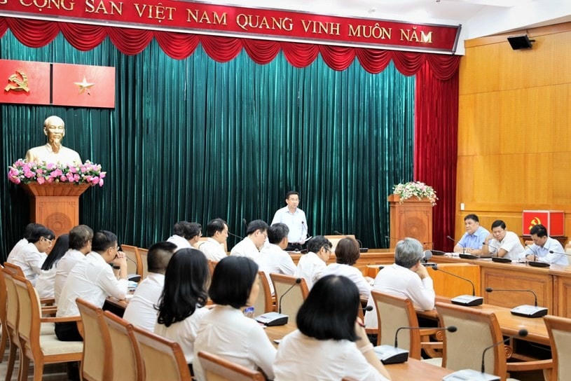 Ủy ban Kiểm tra Thành ủy TPHCM triển khai quyết định đình chỉ sinh hoạt cấp ủy đối với ông Diệp Dũng chiều 27/7.