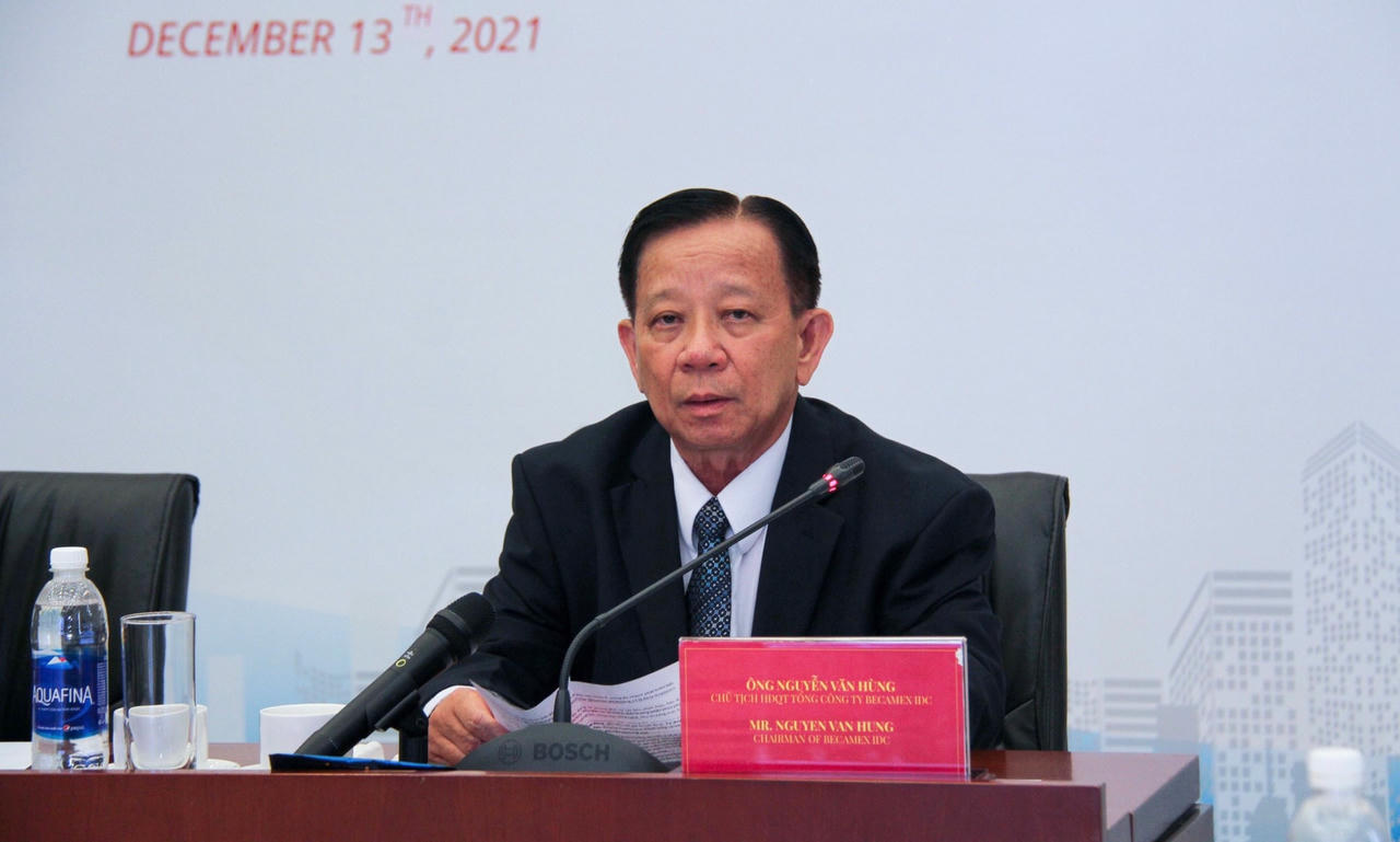 Ông Nguyễn Văn Hùng, Chủ tịch HĐQT Tổng Công ty Becamex IDC phát biểu tại buổi lễ ký kết.