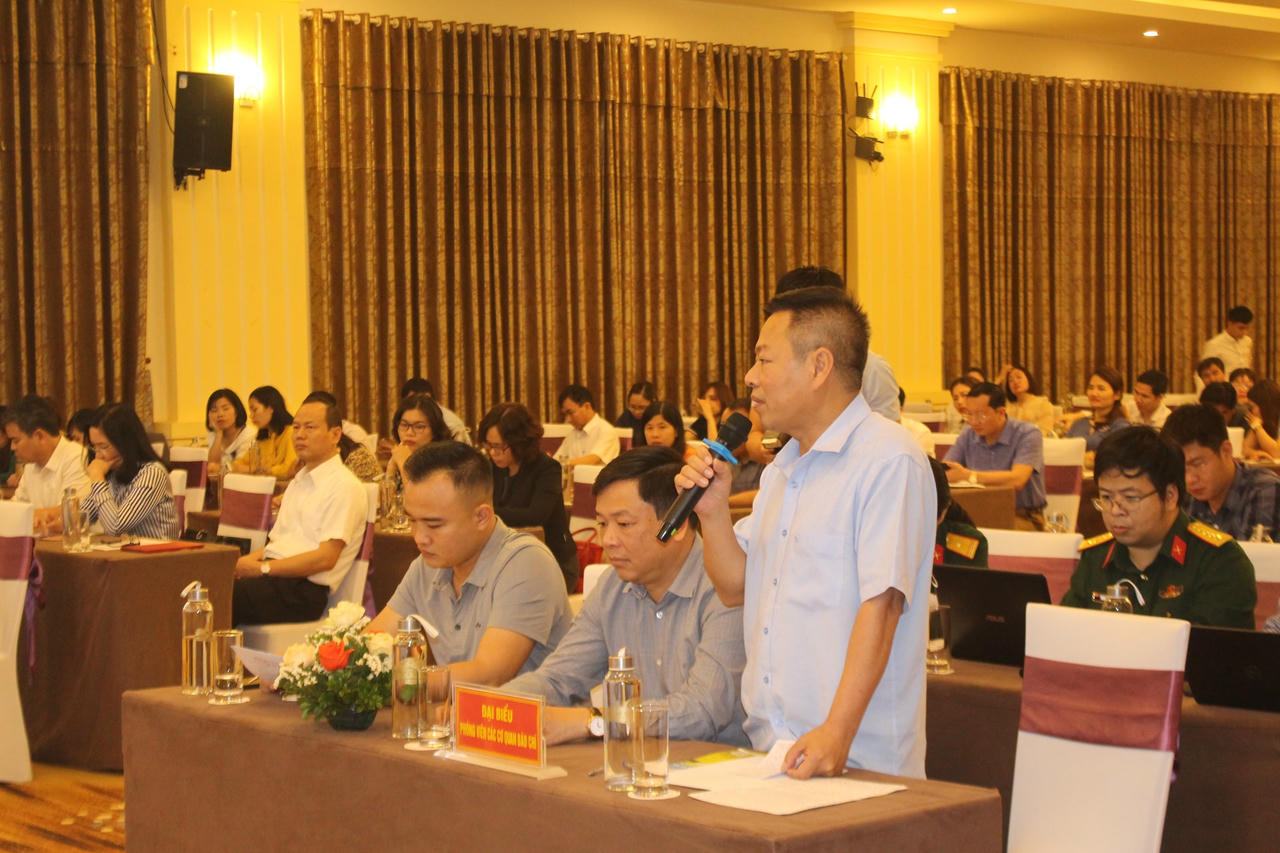 PV các cơ quan báo chí đặt câu hỏi về nội dung liên quan đến Năm du lịch quốc gia 2021.