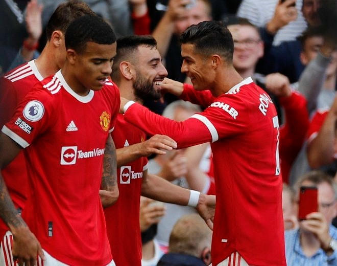 Thầy trò HLV Solskjaer vươn lên dẫn đầu Premier League mùa giải này.