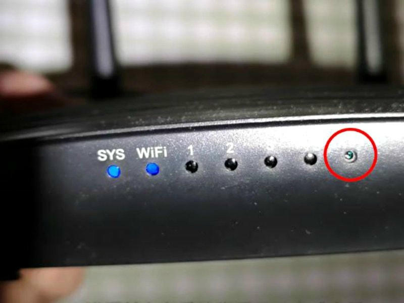 Camera được giấu một cách tinh vi vào bên trong router phát sóng mạng Wifi của một nhà nghỉ.