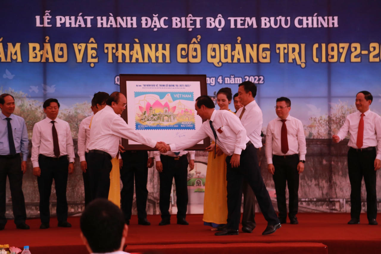 Bộ tem nhằm tri ân các anh hùng, liệt sĩ đã anh dũng ngã xuống để bảo vệ Tổ quốc.