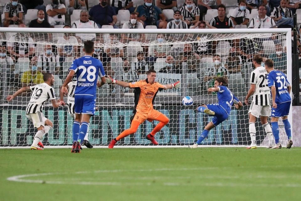 Leonardo Mancuso sút cận thành giúp Empoli giành chiến thắng.