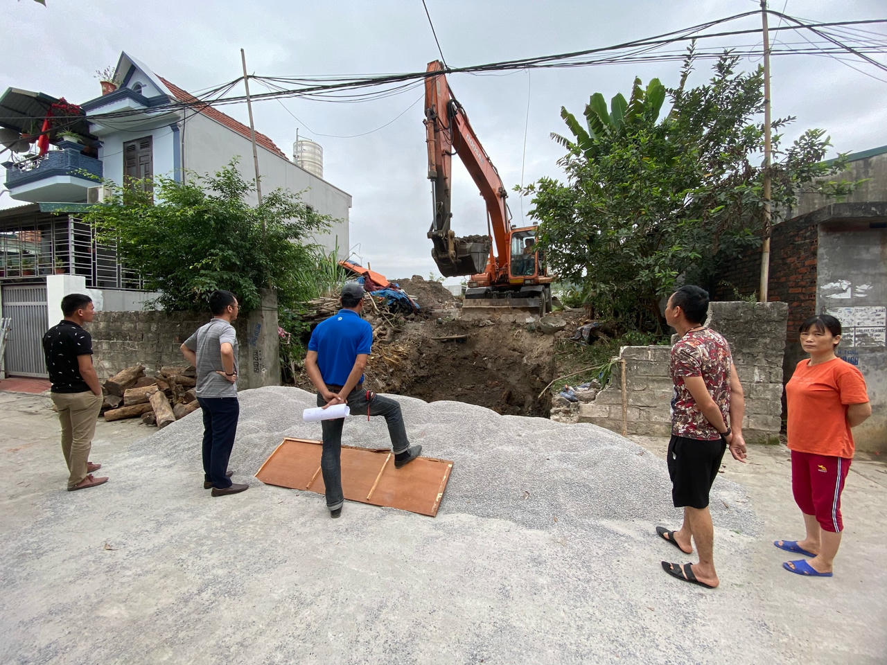 đường được xây mới đi lại sẽ dễ dàng hơn; đầu tư hệ thống thoát nước thải và thoát nước mặt riêng để khắc phục hoàn toàn tình trạng ngập úng