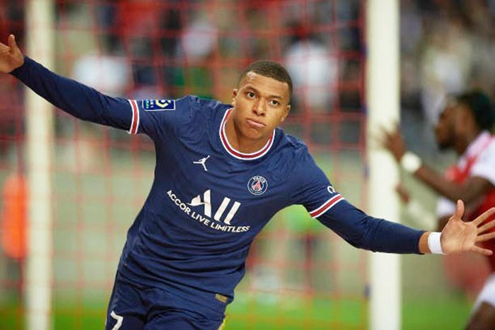 Mbappe ghi 2 bàn cho PSG trước CLB Reims.