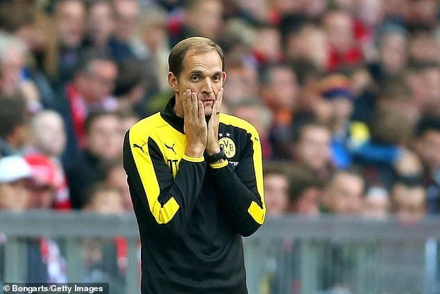 HLV Tuchel nhận thất bại trong trận siêu kinh điển đầu tiên khi dẫn dắt Dortmund.