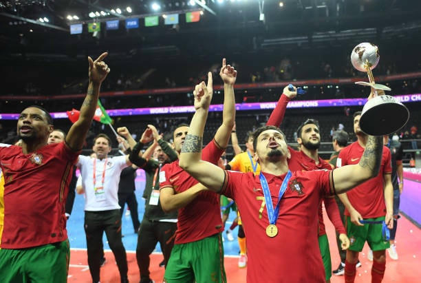 Futsal Bồ Đào Nha đi vào lịch sử với lần đầu tiên vô địch World Cup.