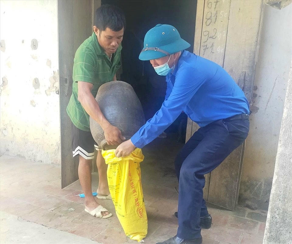 AnhMai Văn Thủy dốc cạn hũ gạo gửi vào TP Hồ Chí Minh