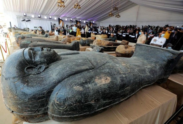 Một trong những quan tài được phát hiện tại nghĩa trang Saqqara.