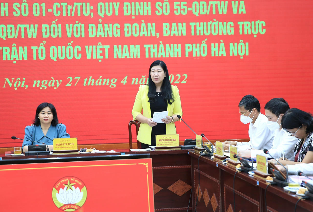 Bà Nguyễn Lan Hương phát biểu tại hội nghị.
