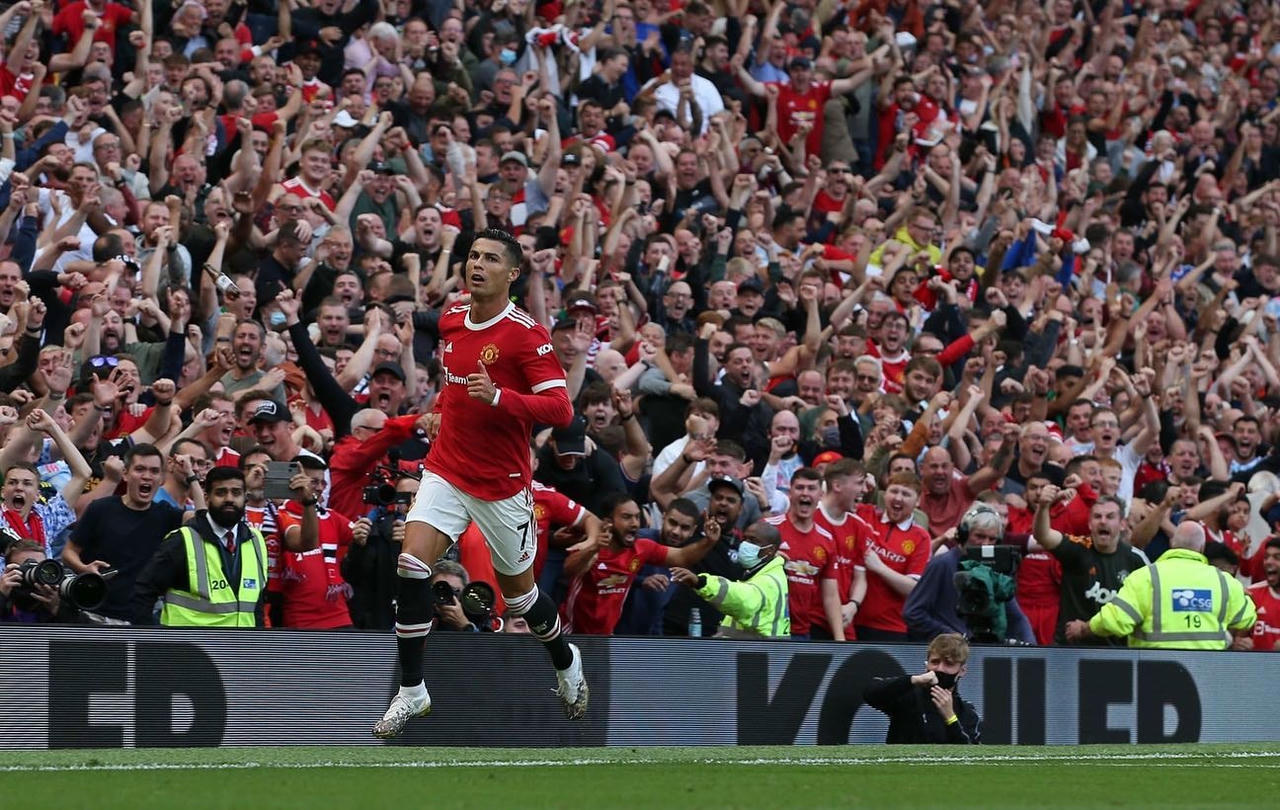 Siêu sao người Bồ Đào Nha lập cú đúp ngay trận đầu tiên tái hợp với Man United.
