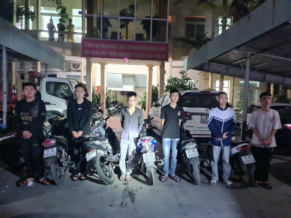 Năm thanh niên sử dụng xe máy lạng lách bị bắt giữ. Ảnh: Công an Hải Phòng cung cấp