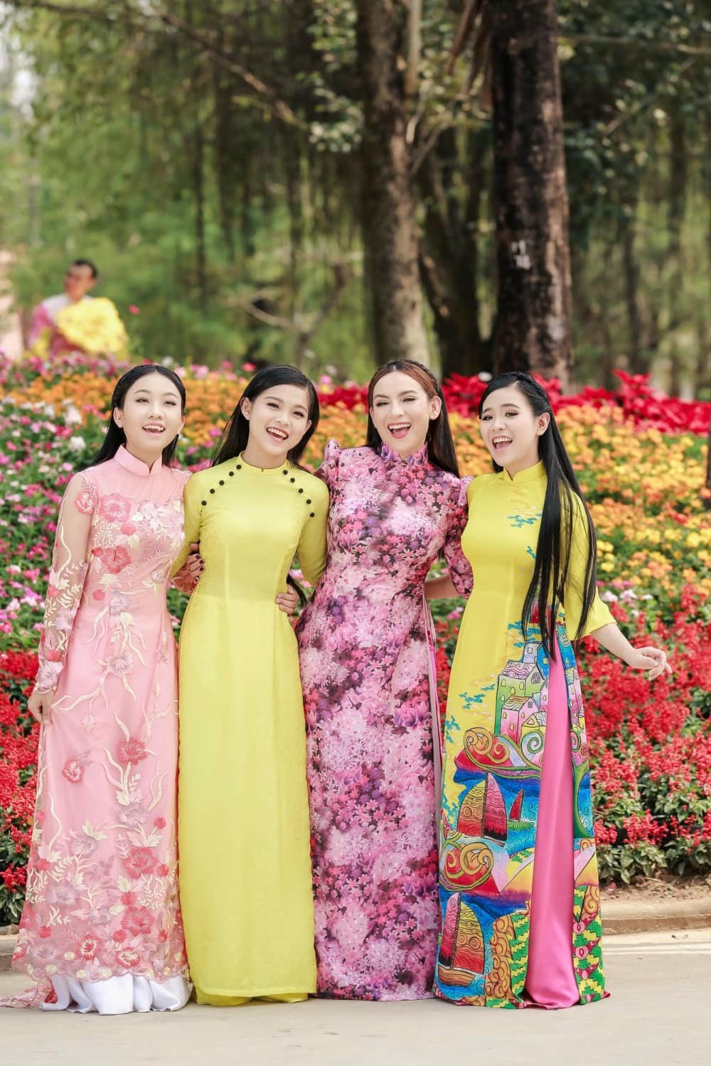 Ngoài báo Hàn, tờ 163 của Trung Quốc cũng đưa tin về sự ra đi của Phi Nhung.