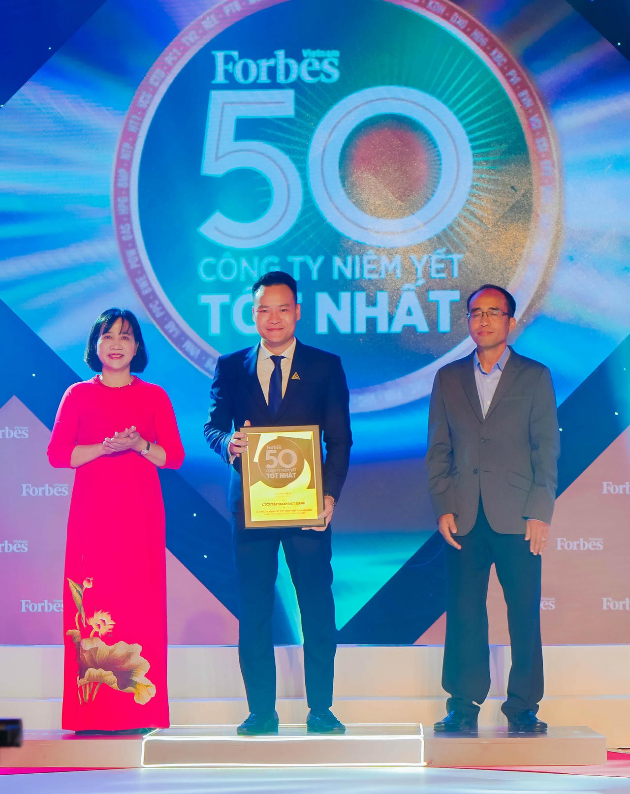 Lần thứ 8 liên tiếp, Tập đoàn Đất Xanh góp mặt trong danh sách 50 công ty niêm yết tốt nhất Việt Nam do Tạp chí Forbes Việt Nam bình chọn.