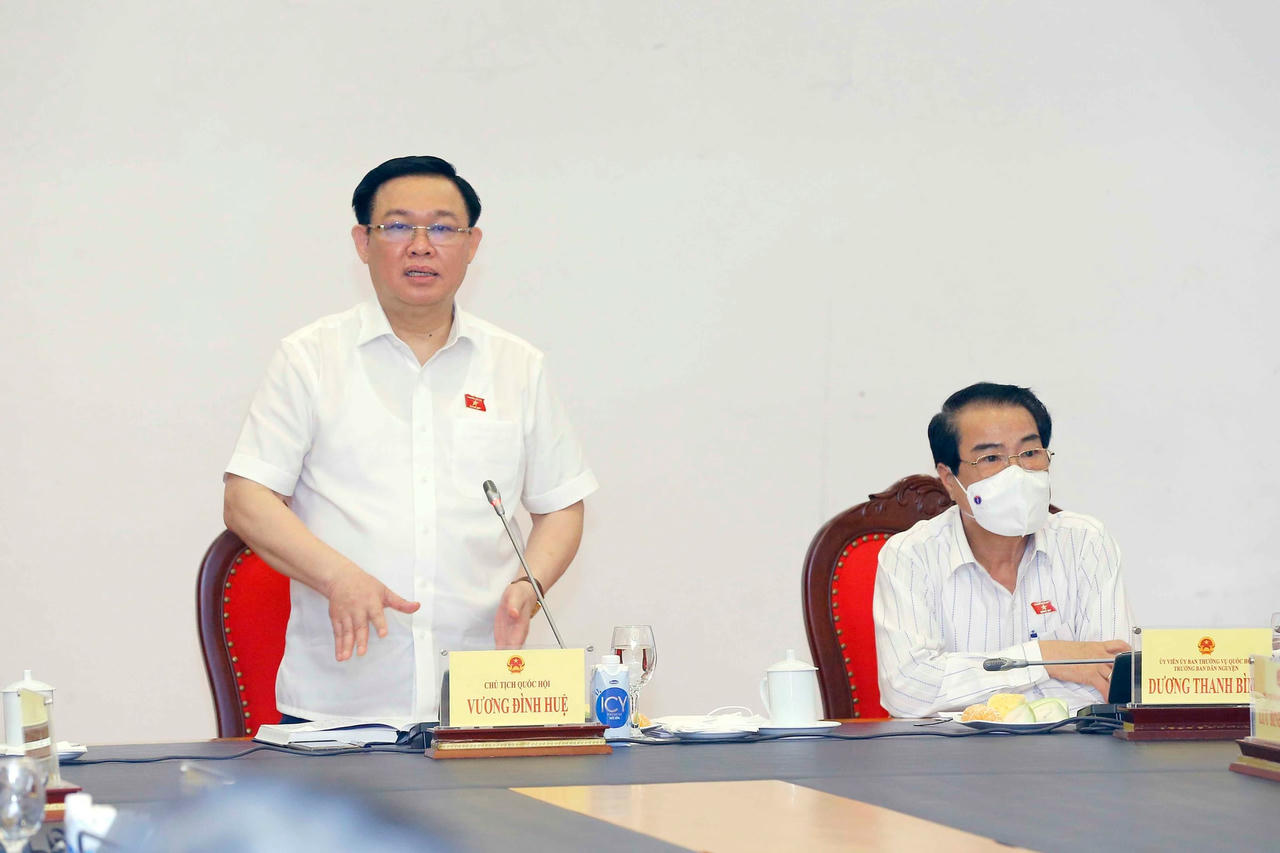 Chủ tịch Quốc hội Vương Đình Huệ phát biểu tại buổi làm việc