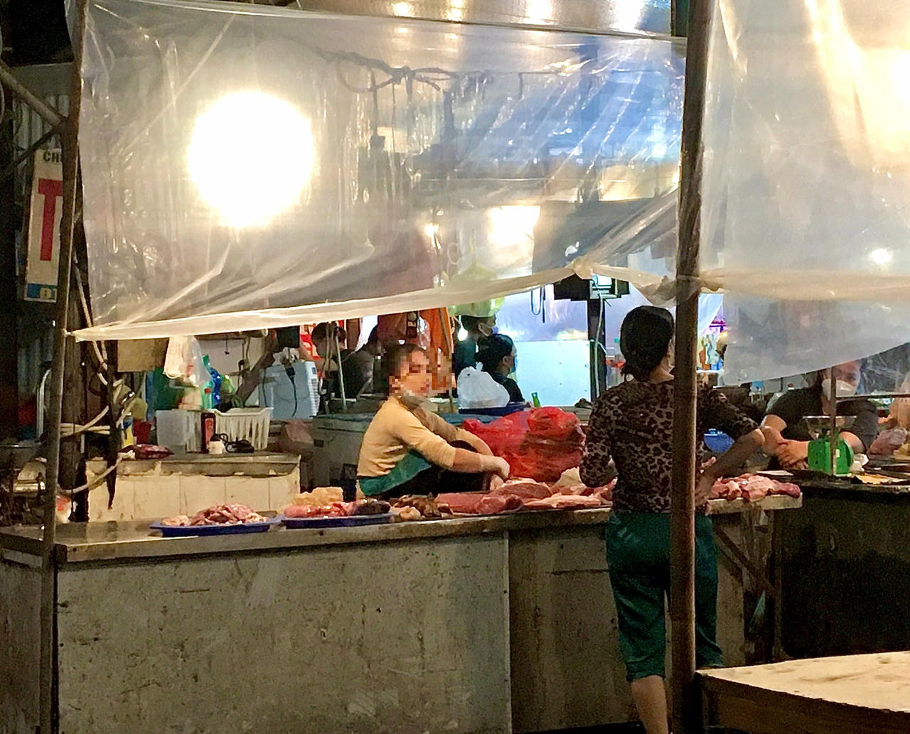 Không khó để bắt gặp những hình ảnh đeo khẩu trang 
