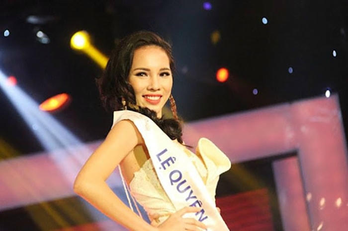 Tại cuộc thi Hoa hậu Siêu quốc gia tại Warsaw năm 2015, Lệ Quyên cũng gặp phải sự cố thất lạc hành lý khiến cô phải vất vả vì không tìm được trang phục thay thế.