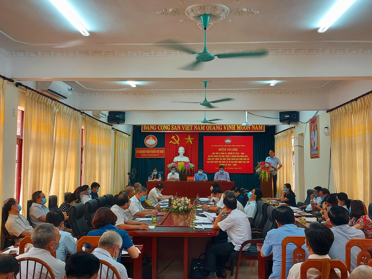 Toàn cảnh hội nghị.
