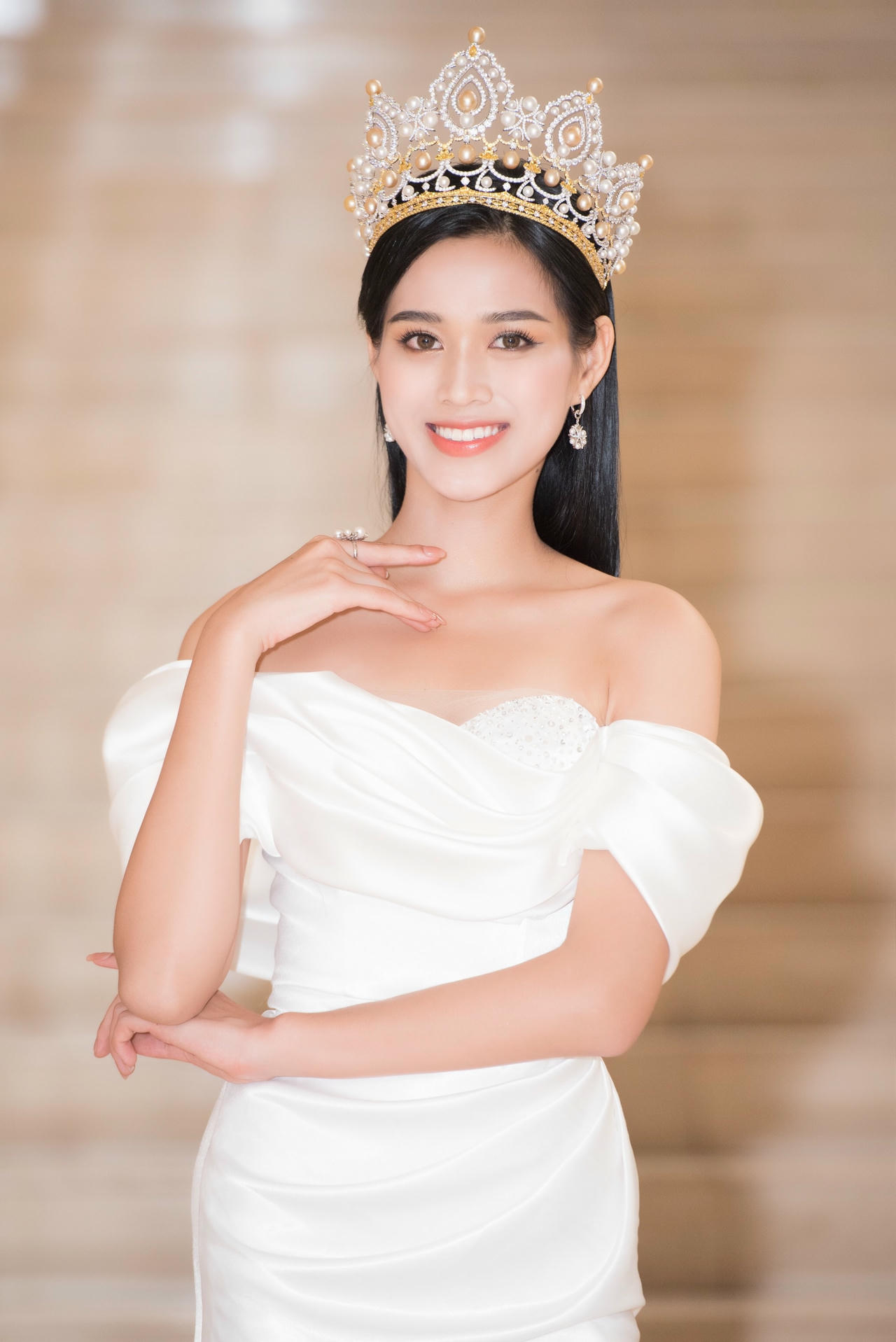 Đỗ Thị Hà sau đêm đăng quang.