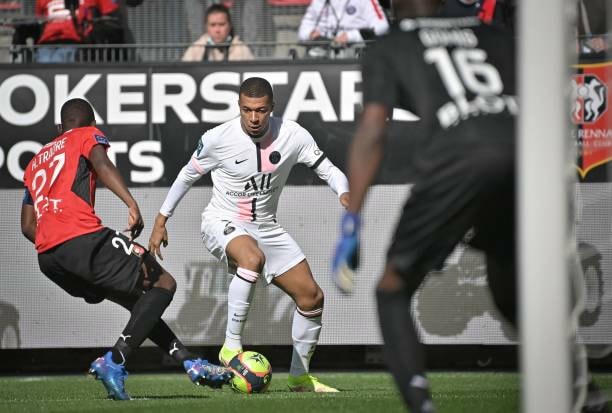 Mbappe không được công nhận bàn thắng vì lỗi việt vị.