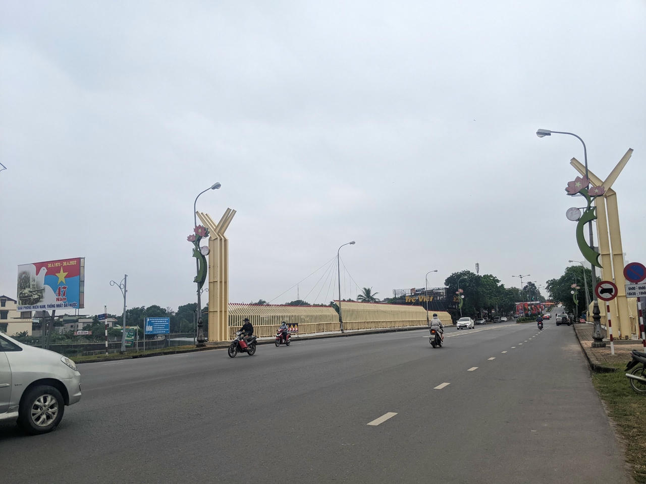 Ngày 21/4, ông Trần Hữu Hùng, Giám đốc Sở GTVT tỉnh Quảng Trị cho biết, dự án trang trí cầu Đại An (TP. Đông Hà) chưa được cấp phép thi công.