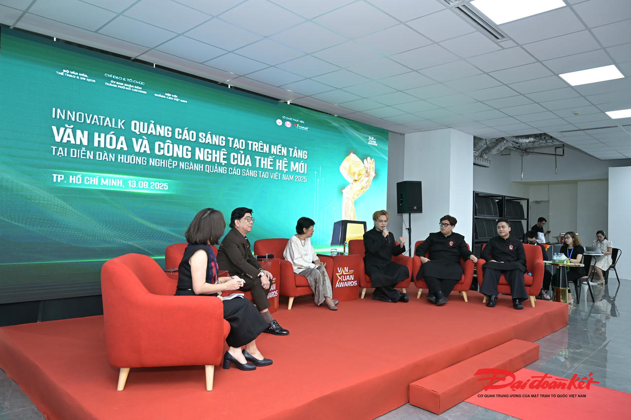 Chương trình chia sẻ và tọa đàm là điểm nhấn của Diễn đàn. Ảnh: AV
