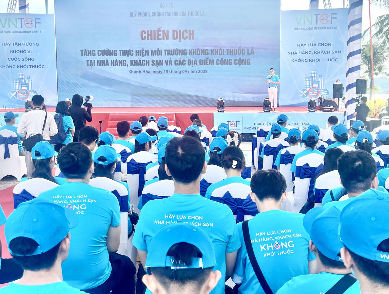 Lễ phát động chiến dịch không khói thuốc tại nhà hàng khách sạn ở Nha Trang. Ảnh: Thùy Trang.