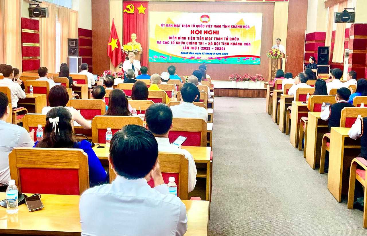 Mặt trận Khánh Hòa tổ chức hội nghị diển hình tiên tiến (ảnh Thùy Trang)