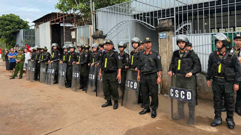 Công an tỉnh Đắk Lắk đã huy động hàng trăm cảnh sát truy tìm đối tượng. Ảnh:TN.