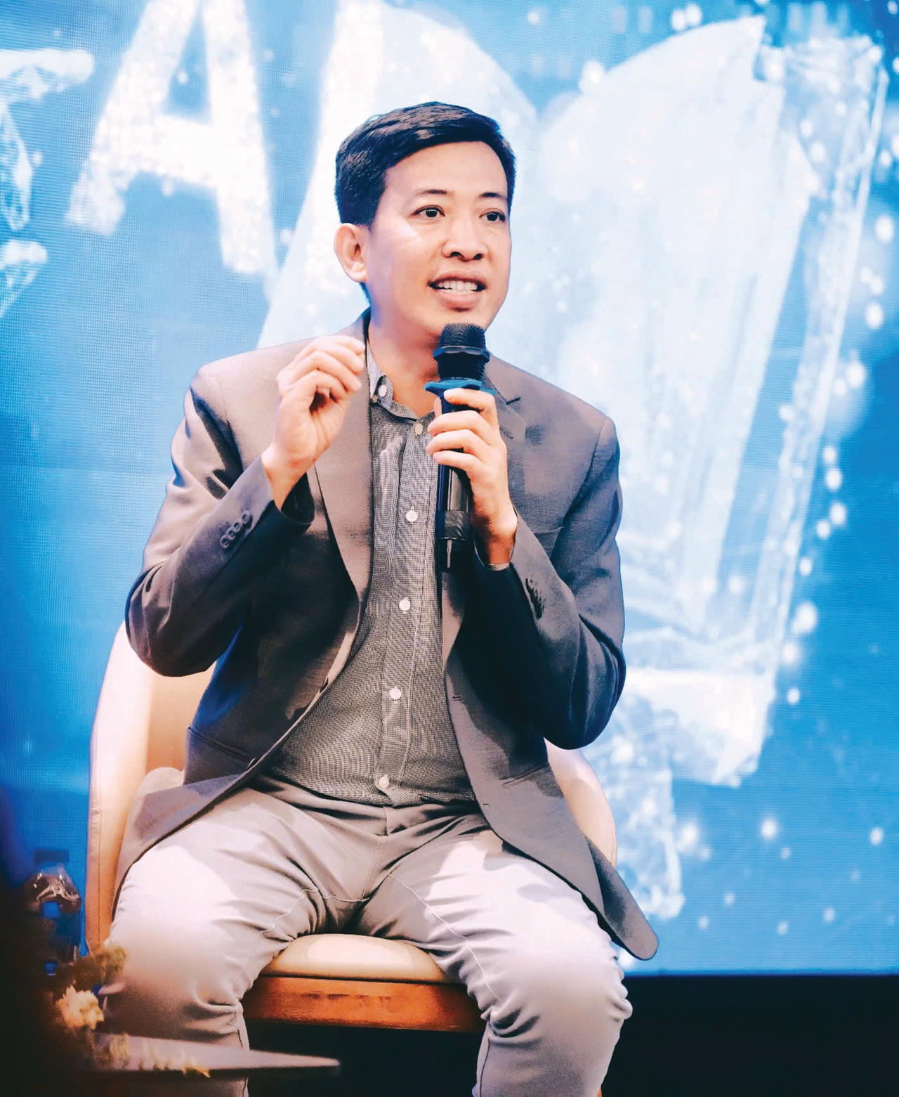 CD Nv Hoang Anh Tu