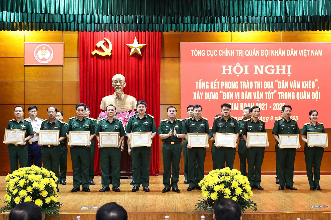 z7000039114596_b54464d6424ed6a2d2b262e80096b1cc.jpg