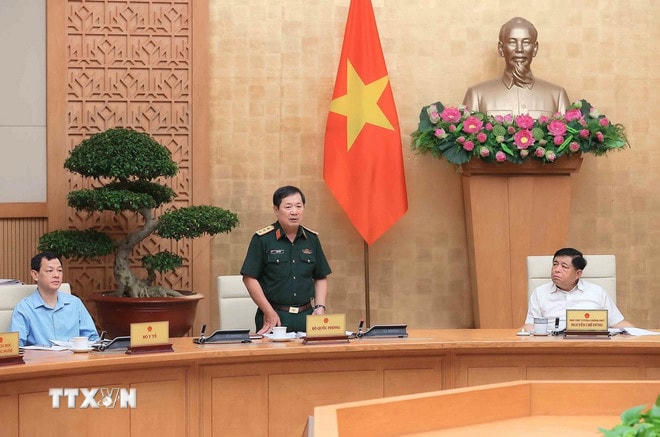 Thượng tướng Lê Huy Vịnh, Thứ trưởng Bộ Quốc phòng phát biểu. (Ảnh: An Đăng/TTXVN) ttxvn-san-pham-cong-nghe-c.jpg