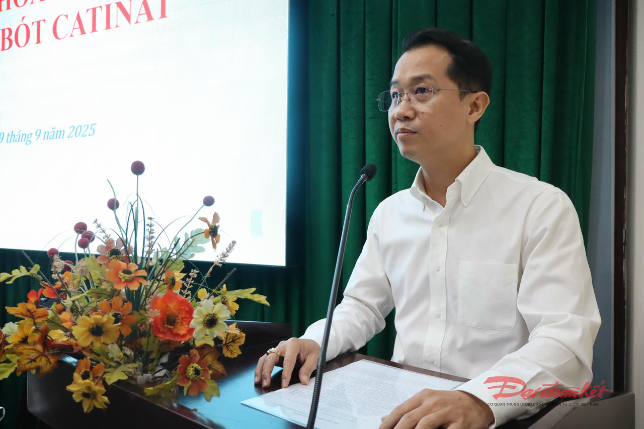 Ông Lâm Thiếu Kỳ - Giám đốc Trung tâm Bảo tồn Di tích TP Hồ Chí Minh phát biểu đề dẫn hội thảo khoa học. Ảnh: Hồng Phúc.