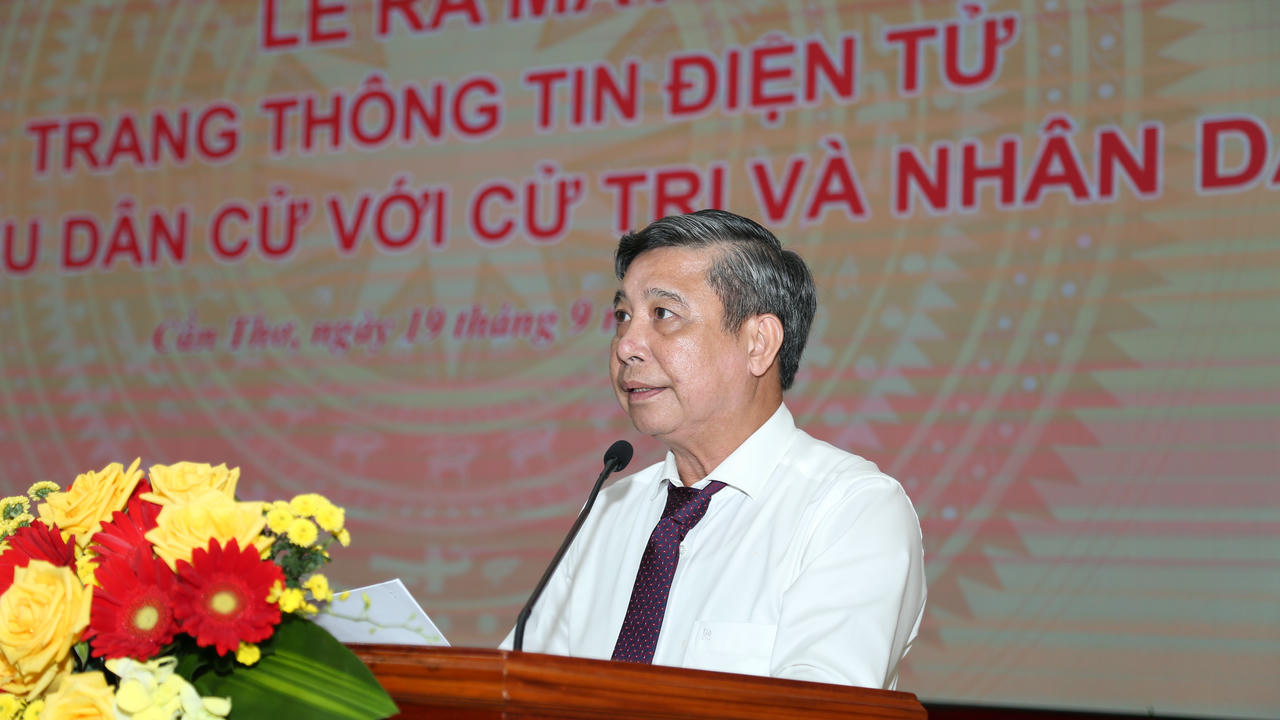 Phó Bí thư Thường trực Thành uỷ, Chủ tịch HĐND TP Cần Thơ Đồng Văn Thanh phát biểu tại lễ ra mắt Trang thông tin điện tử.