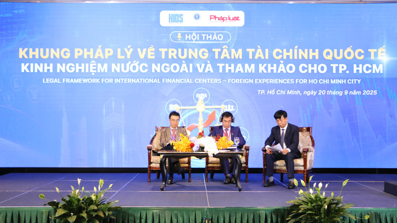 Xây dựng khung pháp lý cho Trung tâm Tài chính Quốc tế: Việt Nam học hỏi kinh nghiệm nước ngoài