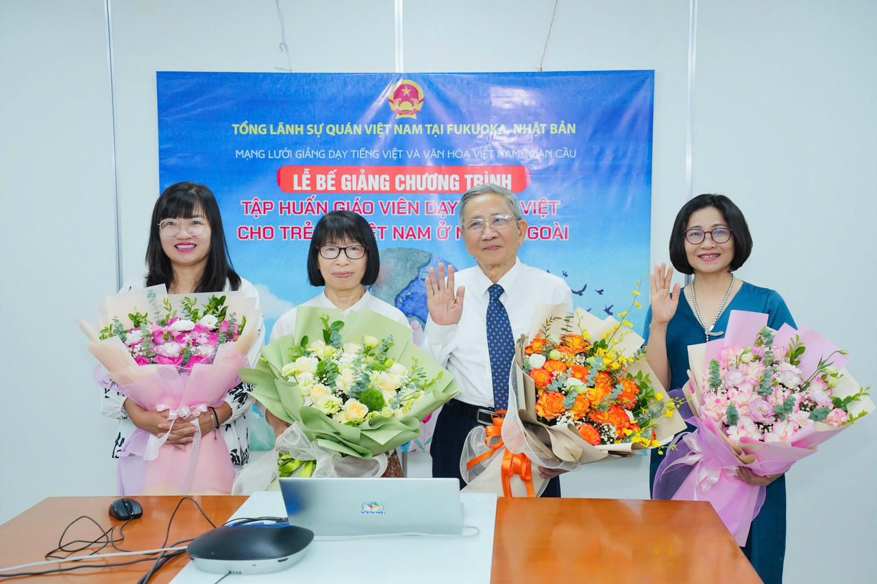 Ban cố vấn của khóa tập huấn.