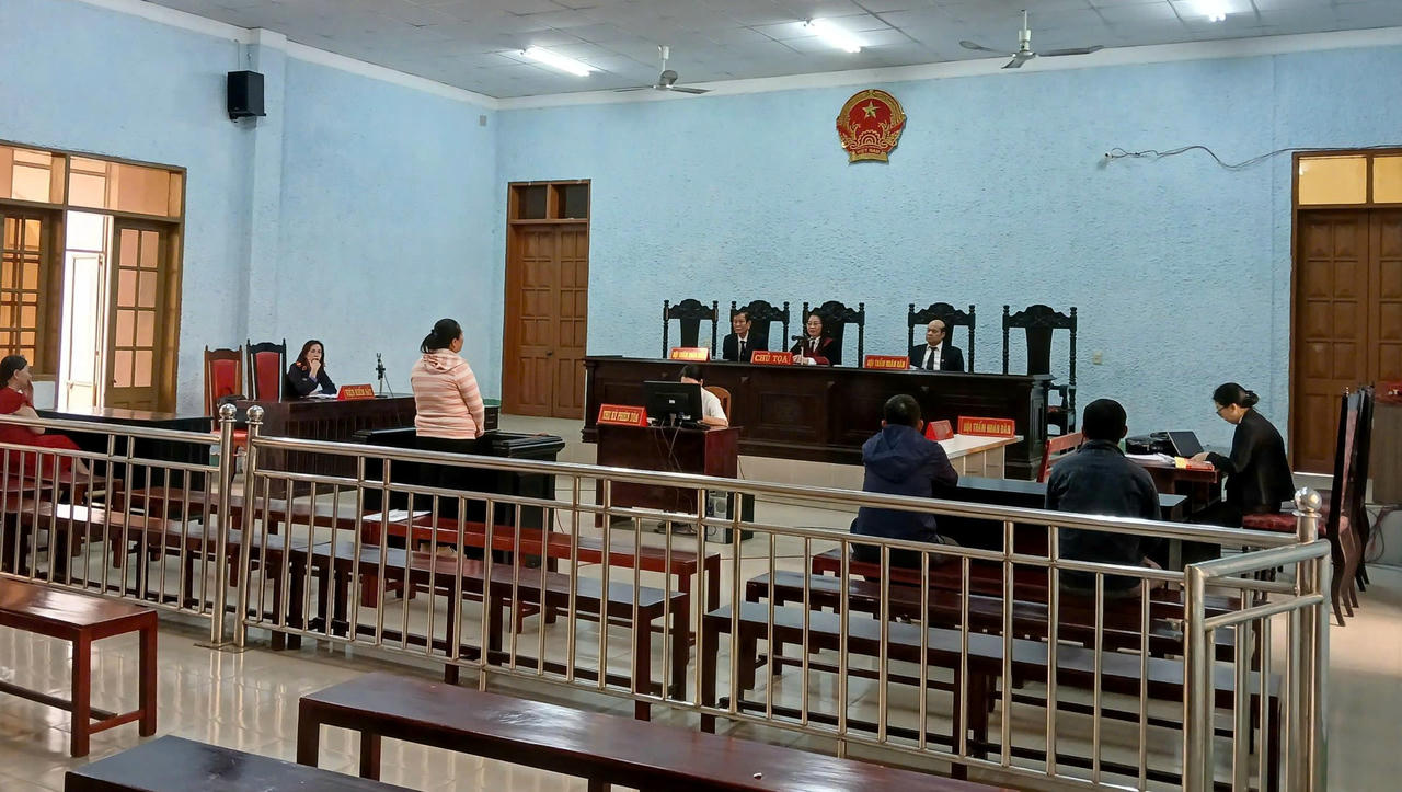 Quang cảnh xét xử bị cáo Nguyễn Thị Quý Trang tại TAND tỉnh Gia Lai. Ảnh: CV.