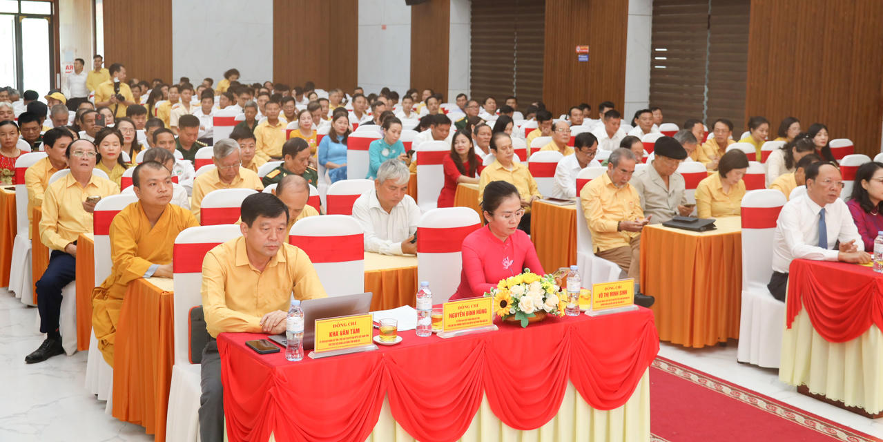 Toàn cảnh Hội nghị điển hình tiên tiến lần thứ nhất giai đoạn 2025-2030 do MTTQ tỉnh Nghệ An tổ chức vào sáng 24/9. Ảnh: Điền Bắc