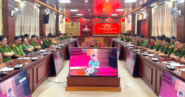 Các đại biểu tham dự tại các điểm cầu. Ảnh: CA.